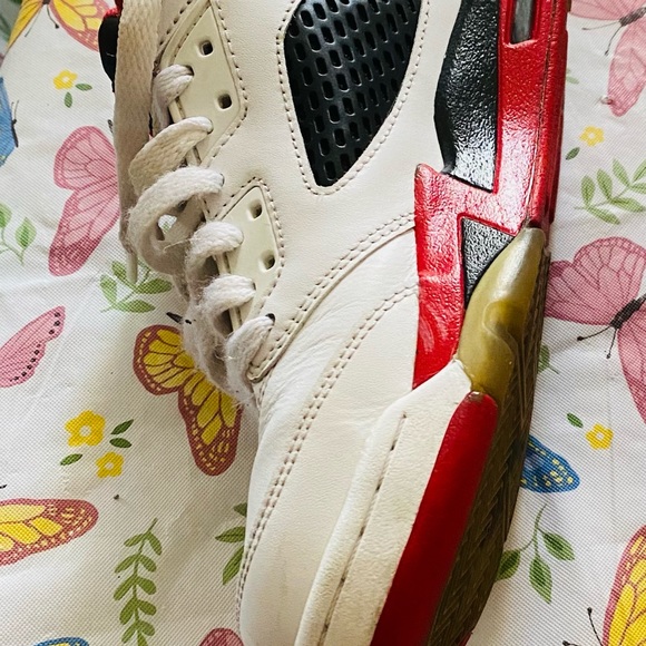 Air Jordan Retro 5 - Picture 11 of 12